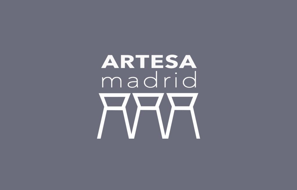 Logo de ARTESA Madrid con logo de color morado/grisáceo